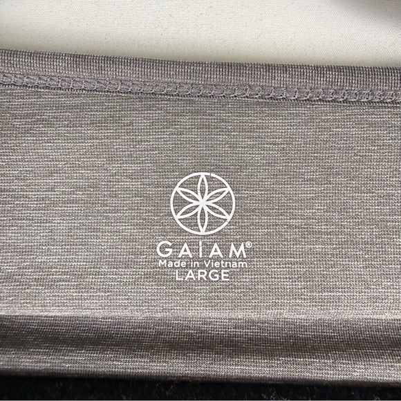 Gaiam Women’s Grey Long Sleeve Yoga Top, Size: Large - Picture 2 of 5